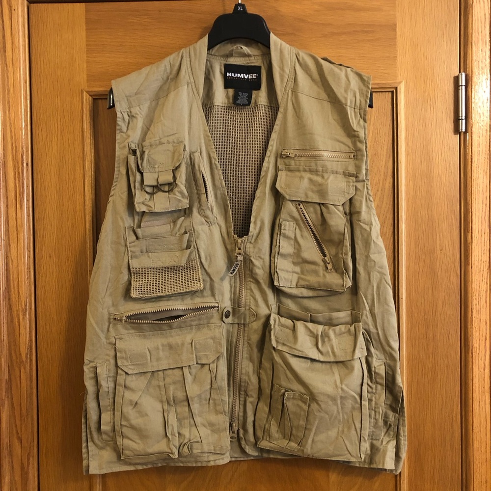 HUMVEE Adventure Gear Campco Safari Photo Utility Khaki Vest Size L